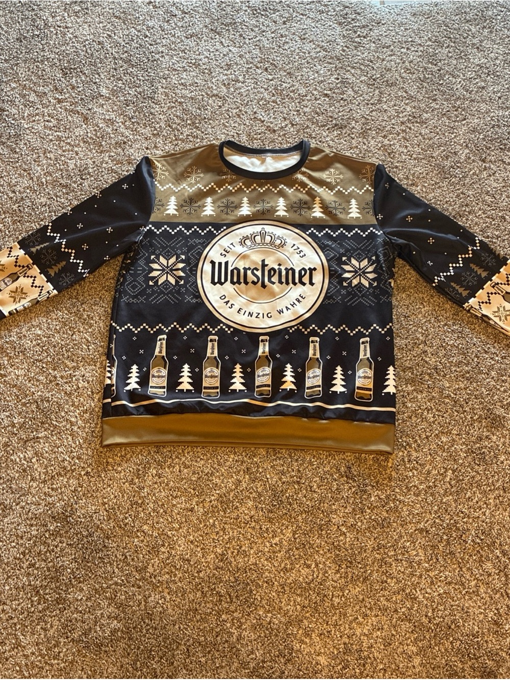 Warsteiner Men's Black and Gold Logo Crewneck Sweater Christmas